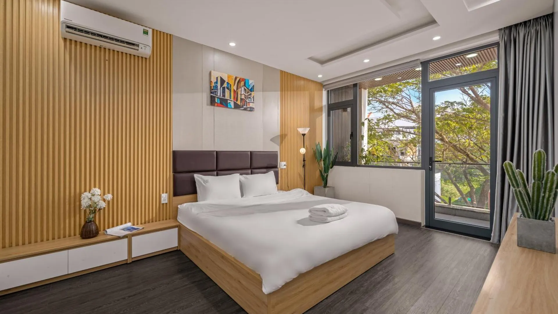 HùNg Villa 5Br Full Ac Quite -Rooftop Pool- Bida- New Da Nang