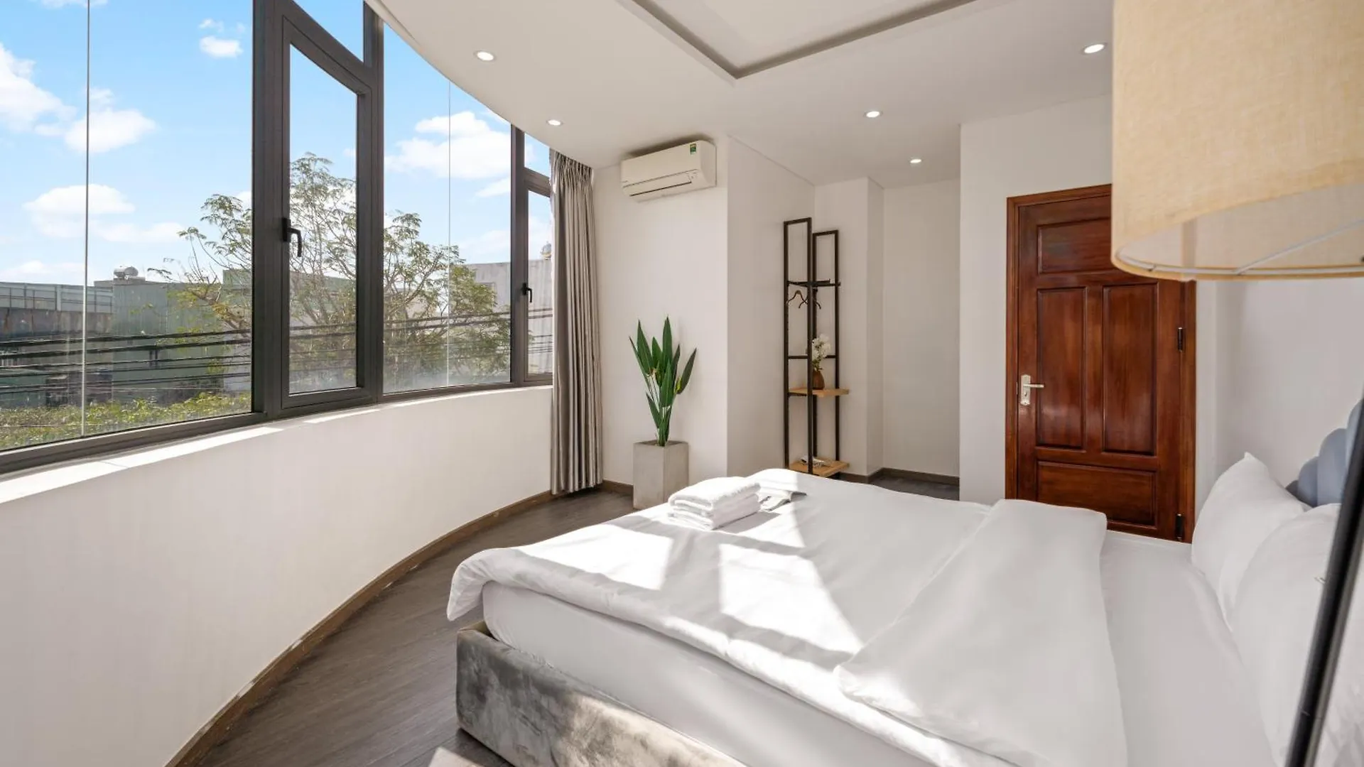 HùNg Villa 5Br Full Ac Quite -Rooftop Pool- Bida- New Da Nang