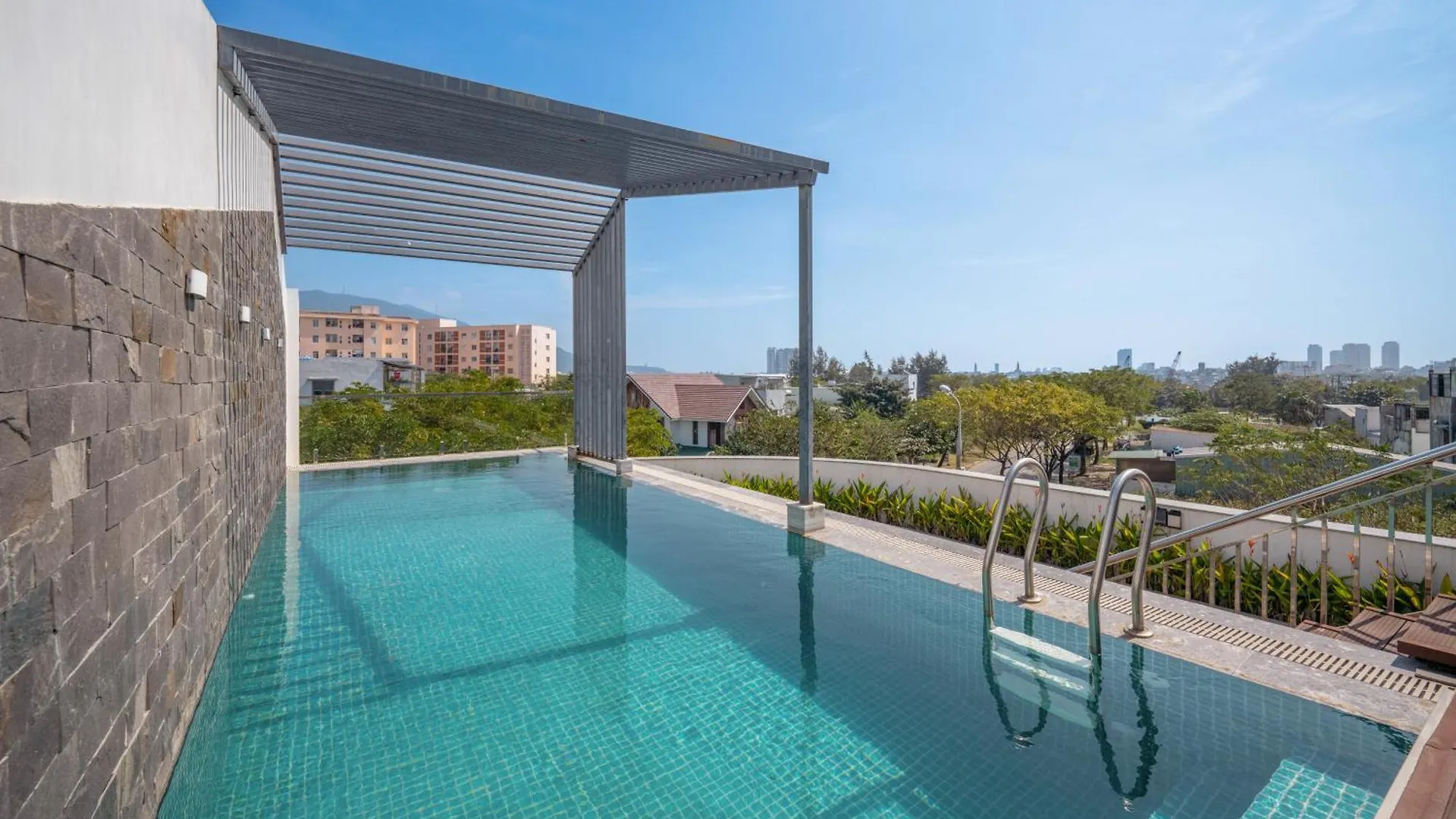 HùNg Villa 5Br Full Ac Quite -Rooftop Pool- Bida- New Da Nang