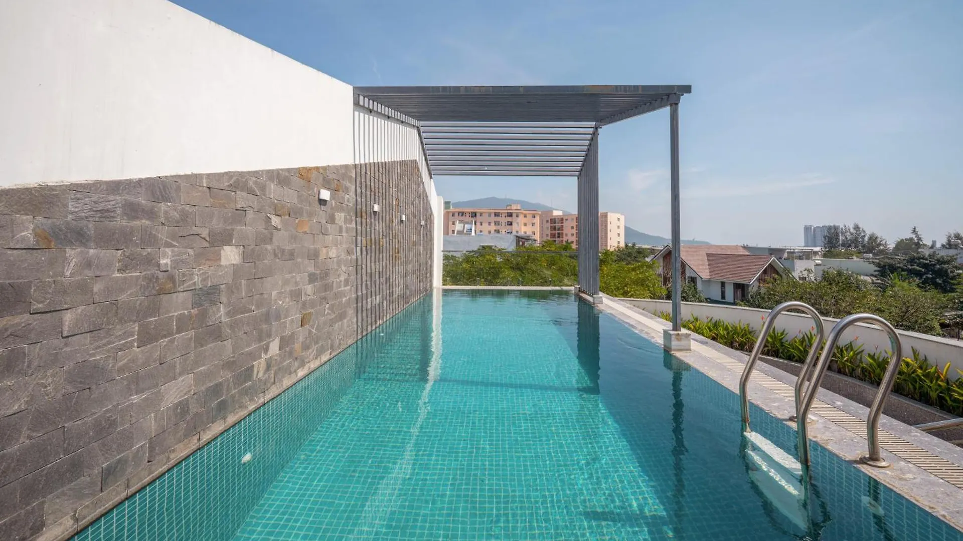 HùNg Villa 5Br Full Ac Quite -Rooftop Pool- Bida- New Da Nang